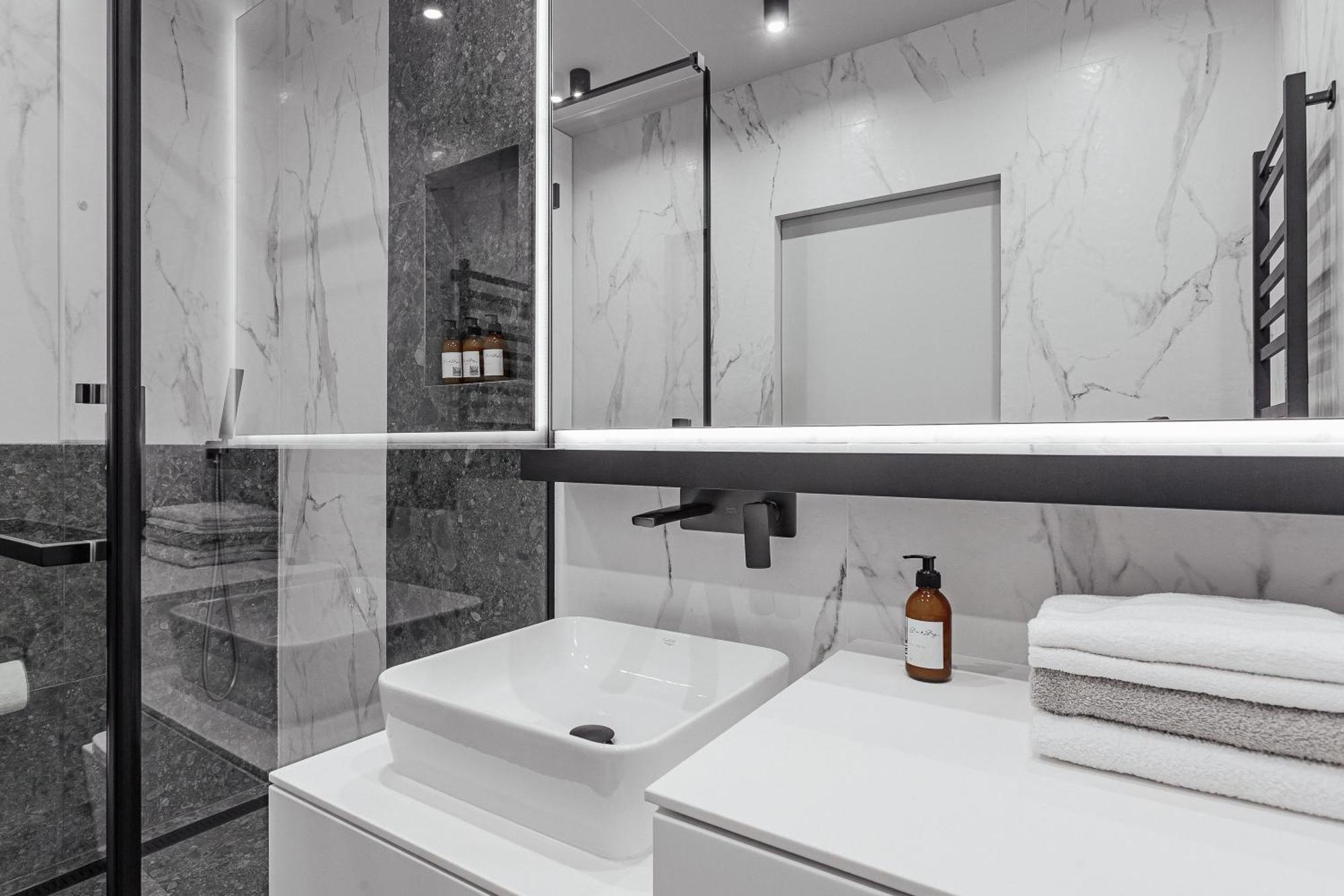 Sea & Sky Apartments Odessa Phòng bức ảnh